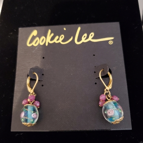 Cookie Lee Three-Piece Jewelry Set - Picture 4 of 5